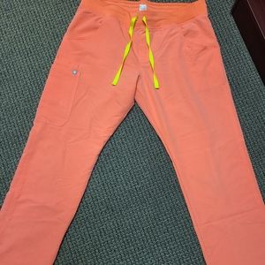 Coral Figs Cade Cargo Pants. Size large.